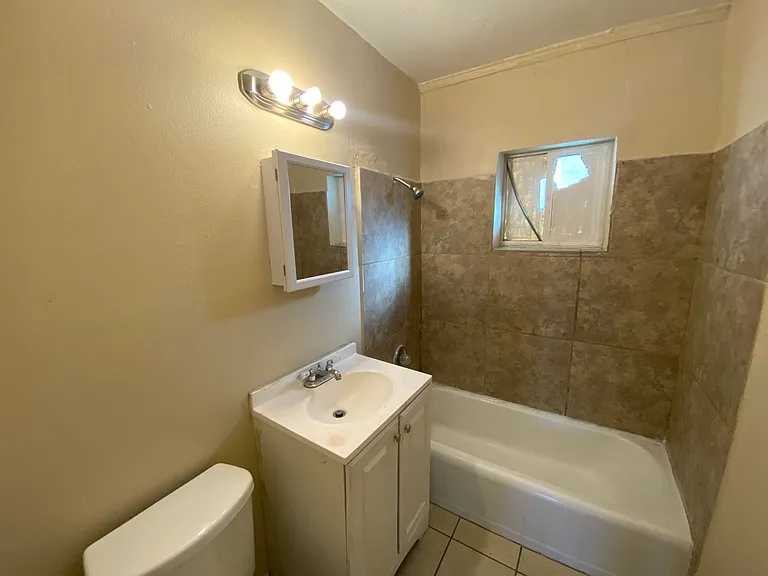 230 W Boston Ave #3 — Photo 7