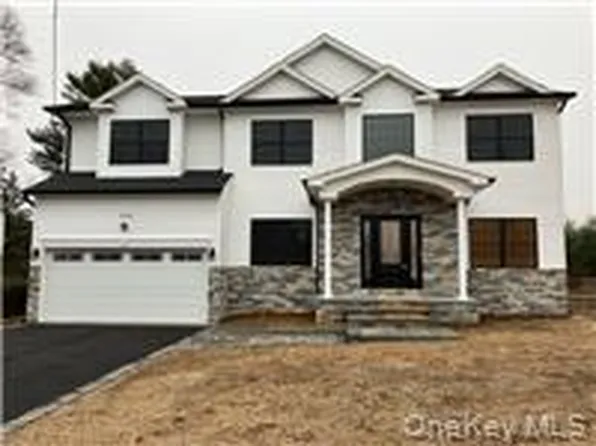 110B Louis Street, Massapequa, NY 11758