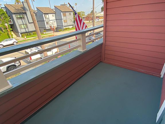 2nd image of 408 S Catalina Ave #4