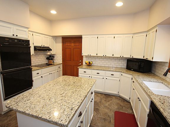 2nd image of 30313 NE Coyote Dr