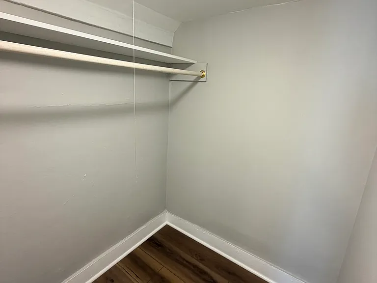 466 Main St — Photo 13