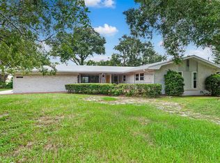 1900 Manor Cir SE, Winter Haven, FL 33880
