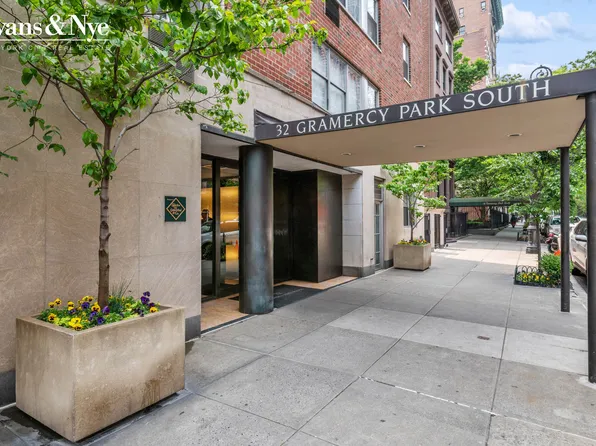 32 Gramercy Park South 17D image 16 of 16