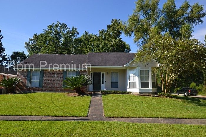 1st image of 3452 Magnolia Ave