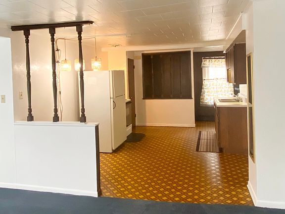 2nd image of 1006.5 W 22nd St