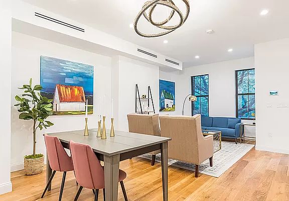 4th image of 259 Tompkins Ave