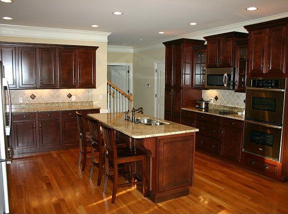 2nd image of 1725 Parker Pl