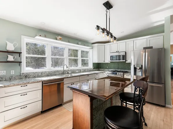 22 Fox Hollow Road, Newbury, NH 03255