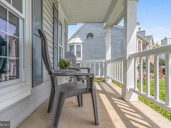 3rd image of 5614 Glen Cove Ct