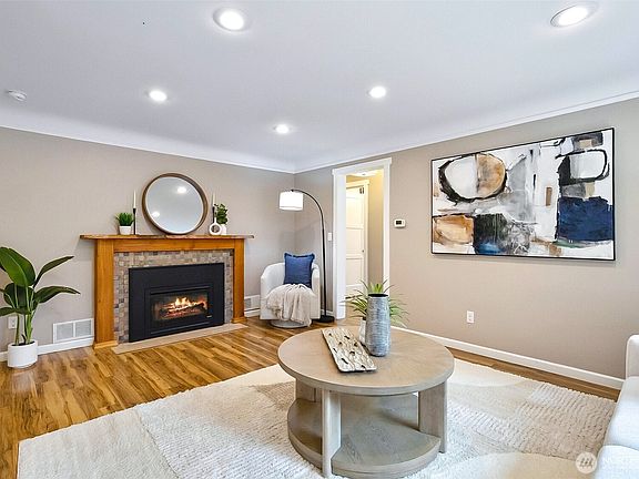 3rd image of 8800 Ravenna Avenue NE