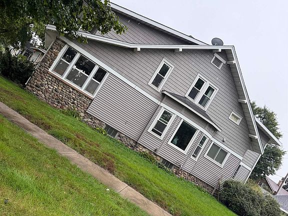 3rd image of 245 Foster Blvd