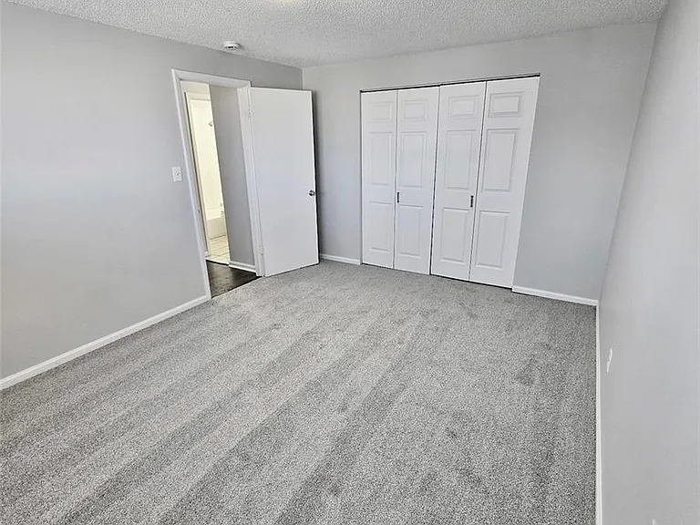 1437 Moline St — Photo 3