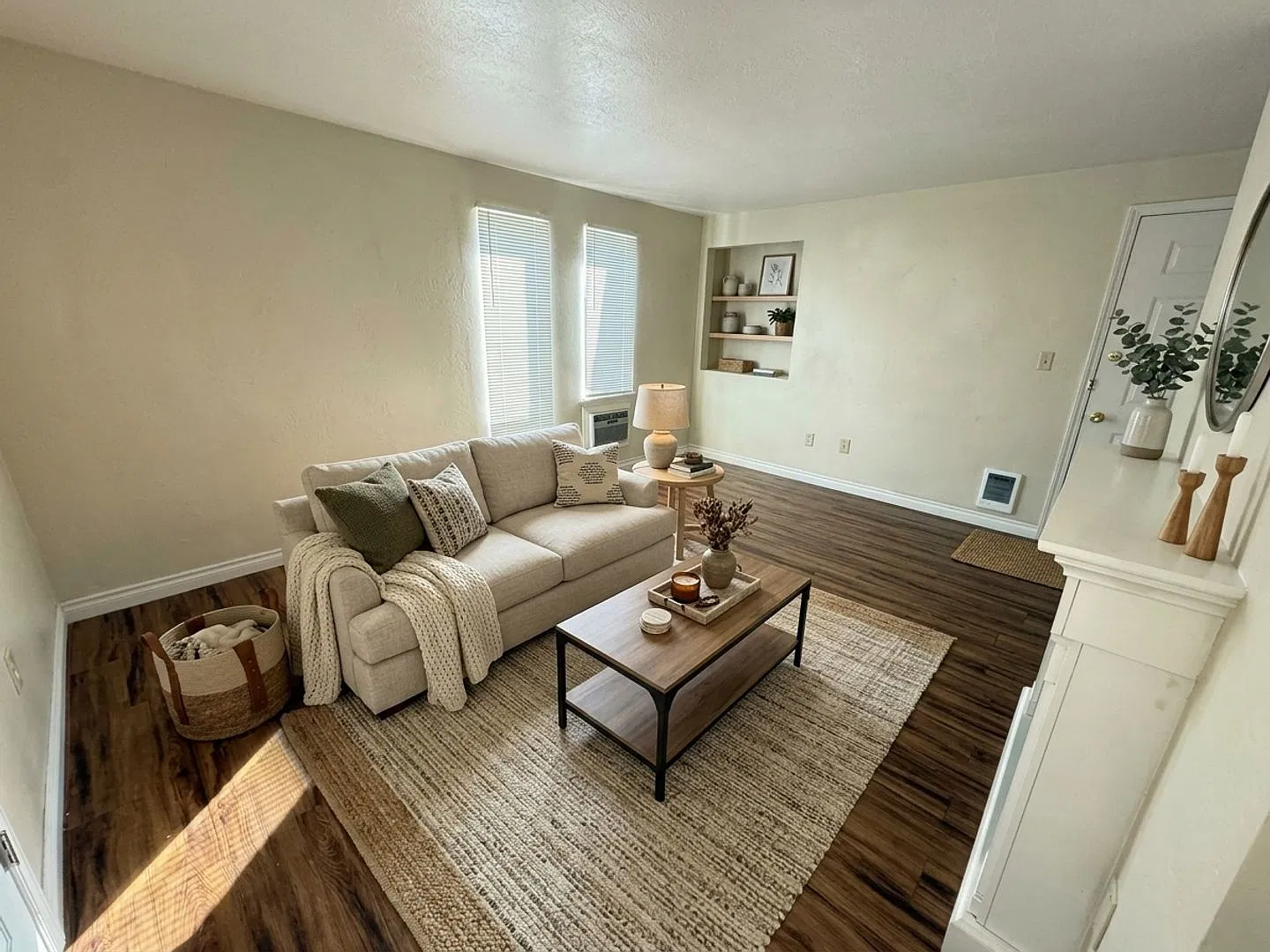 1404 Roosevelt Ave — Photo 2