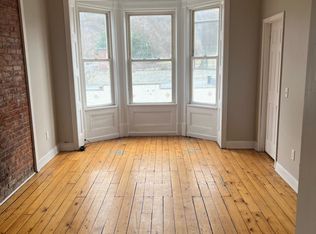 217 4th St, Troy, NY 12180