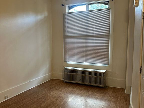 2nd image of 311 S 6th St Unit 1