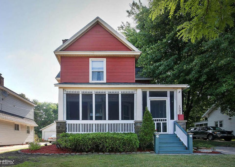 1356 Columbia front