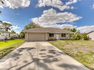 18404 Hawthorne Rd, Fort Myers, FL 33967