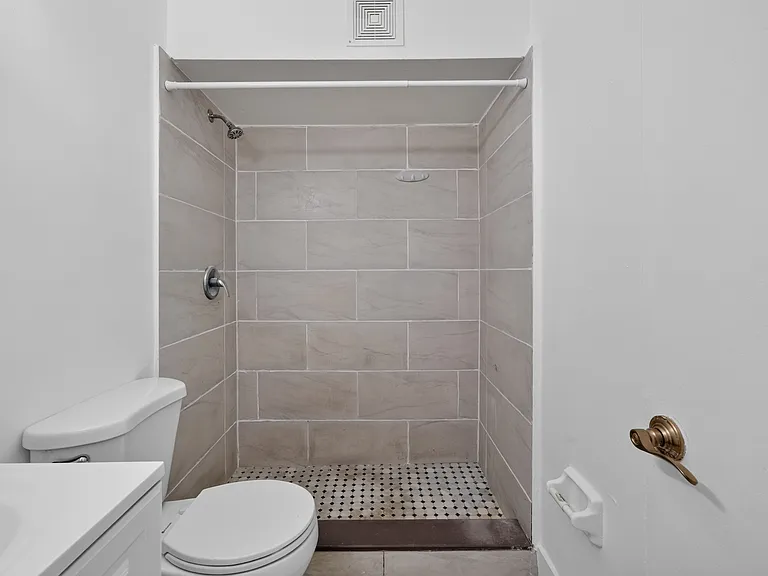 416 Santander Aveapt F — Photo 7