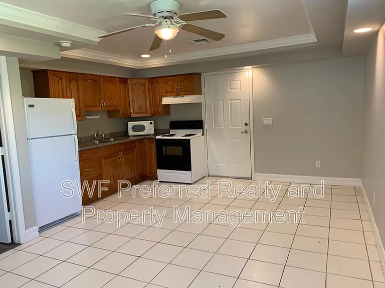 222 Fairweather Ln #1 — Photo 4