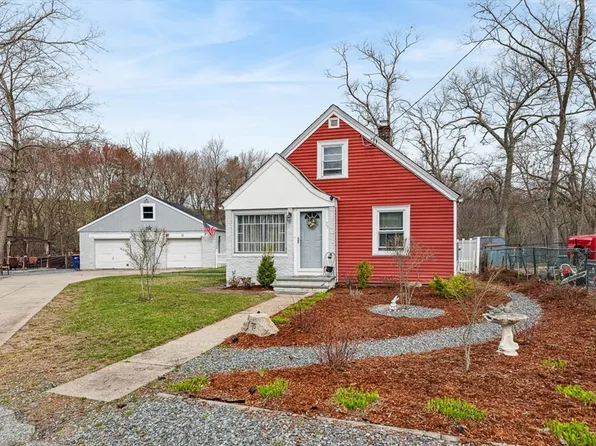 75 Border Ave, Seekonk, MA 02771