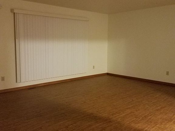 2nd image of 114 Fawn Dr #A
