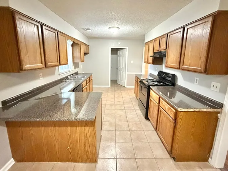 4126 Naragansett Cv — Photo 4