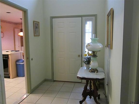 3rd image of 38 Lyon Ct