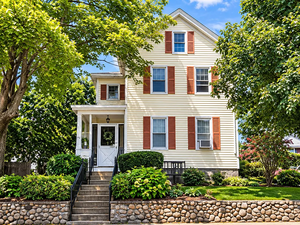 76 Pleasant St