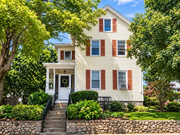 76 Pleasant St, 76 Pleasant St Floor 2, Reading, MA 01867