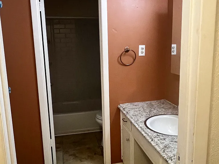 1907 Westridge Dr #A — Photo 8