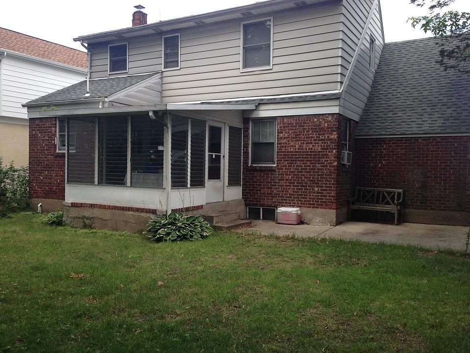 2nd image of 39-40 Northern Dr