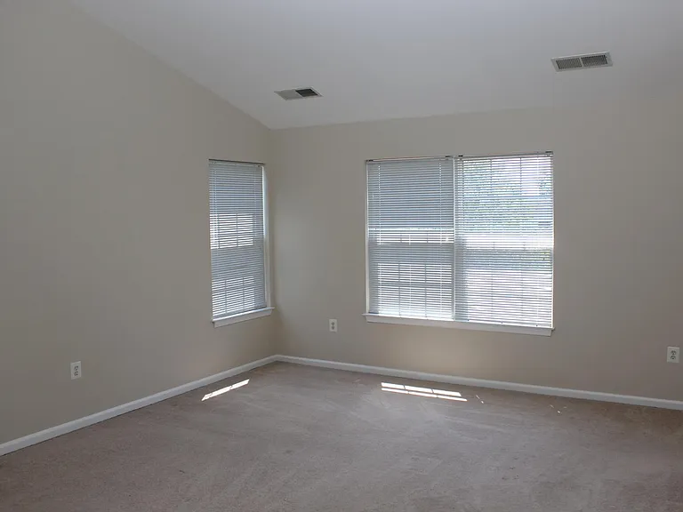 1729 Stuart Pointe Ln — Photo 2