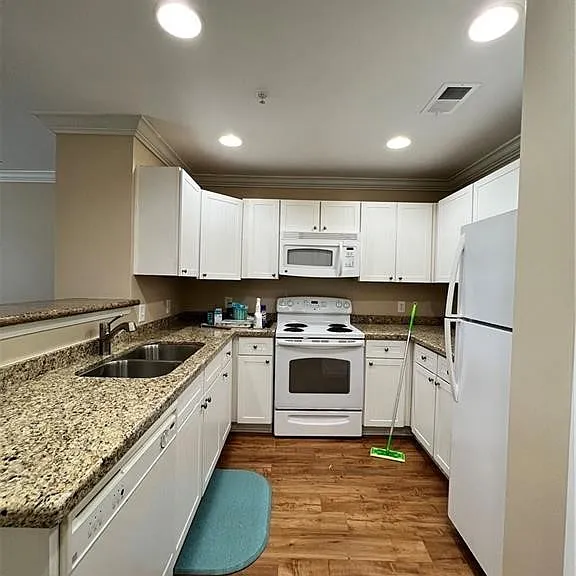 1725 Harvey Mitchell Pkwy S #1923 — Photo 3