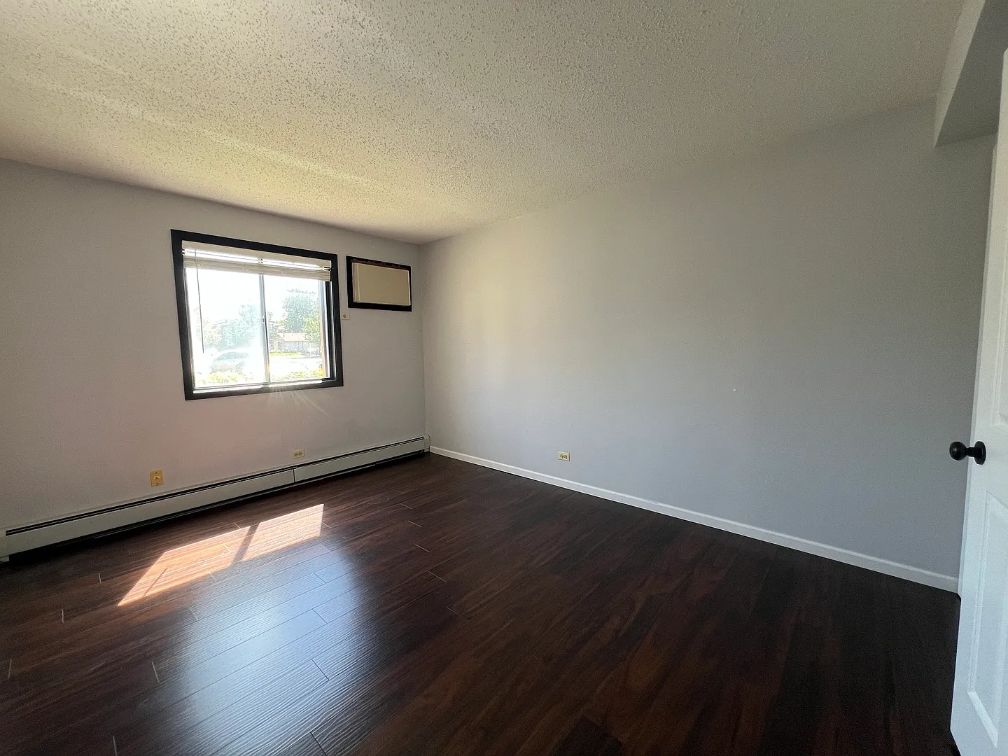 2 bed, 1.5 bath, 948 sqft, $2,000 — Photo 4
