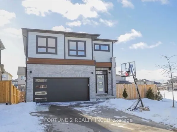 1877 Foxridge Cres, London, ON N6G 0L7