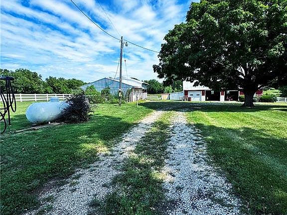 4th image of 22217 S Victory Rd