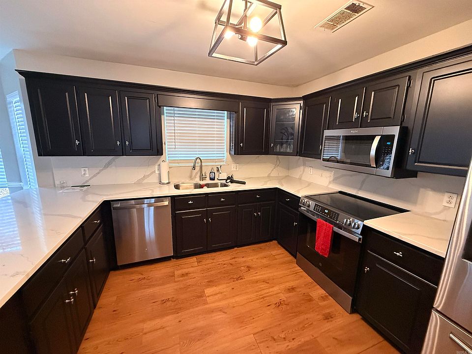 2nd image of 24 Crestwood Dr