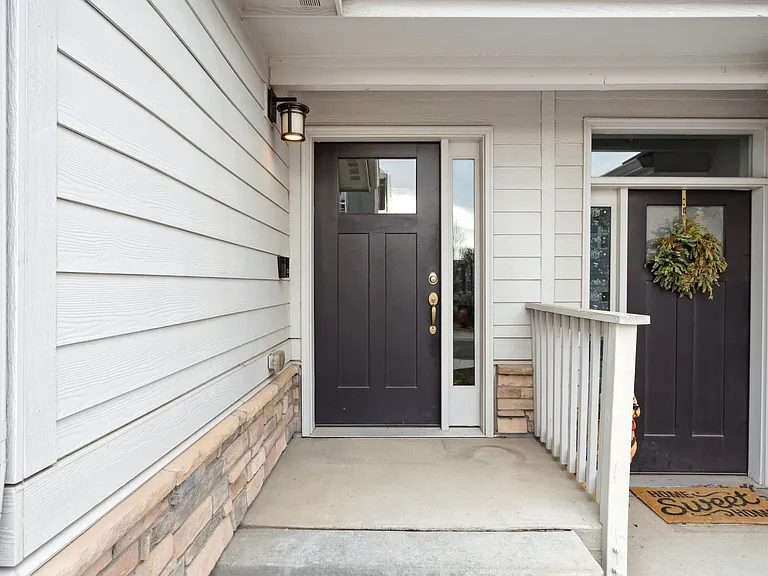 1050 Oak Cir — Photo 2