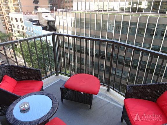 5th image of 211 E 46th St #8H