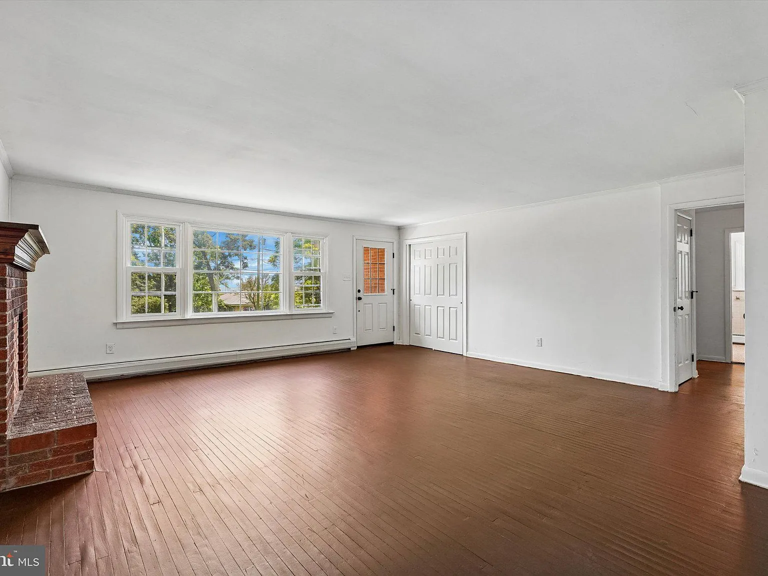 3 bed, 2.0 bath, 2066 sqft, $2,790 — Photo 4