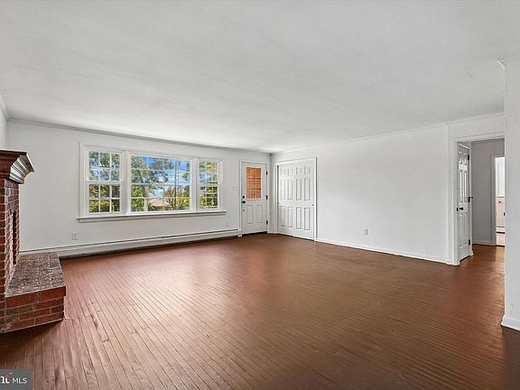 4th image of 227 Fairhill Rd