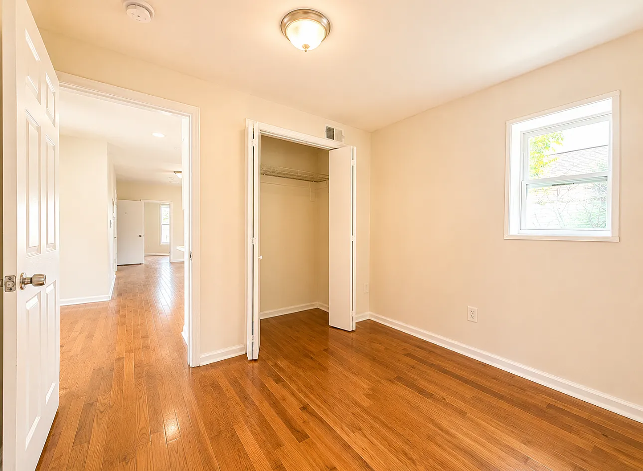 3 bed, $2,400 — Photo 2