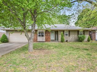 1124 S Paula Ave, Springfield, MO 65804