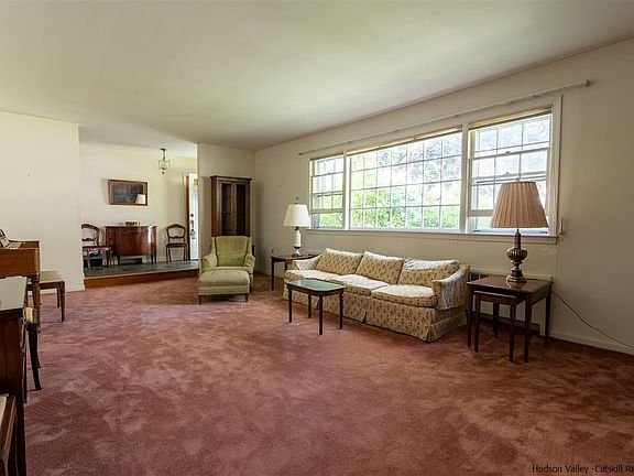 5th image of 180 Griffin Dr