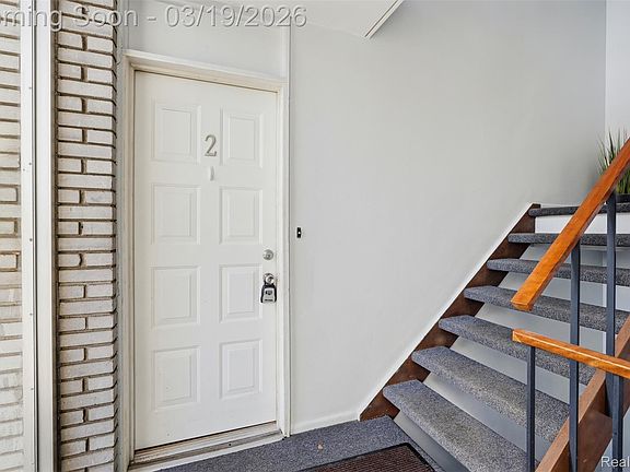 2nd image of 4030 W Thirteen Mile Rd APT J2