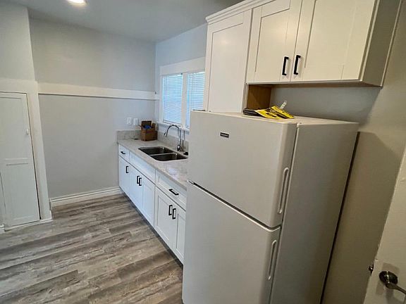 2nd image of 3711 1/2 41st St