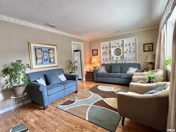3rd image of 3010 W 67th St