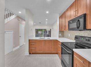 447 SW 122nd Ter, Pembroke Pines, FL 33025