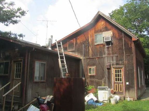 2nd image of 612 N Madison St