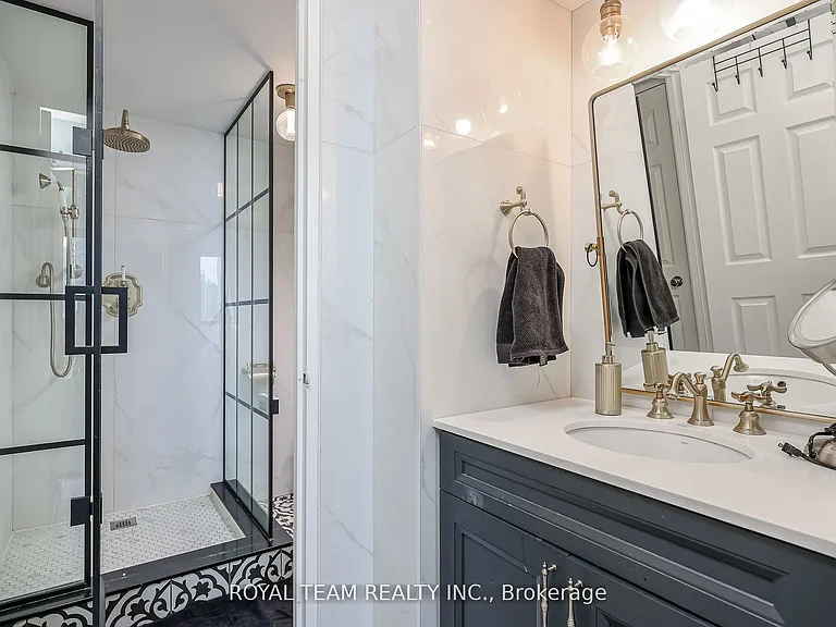 211 N Saint Patrick St S #Penthouse C-10 — Photo 34
